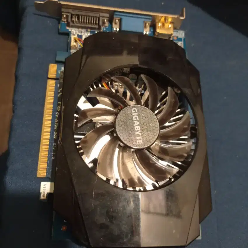 NEGO Vga card GT 730 2 gb 128 bit ddr3 gigabyte belom.pernah dipakai