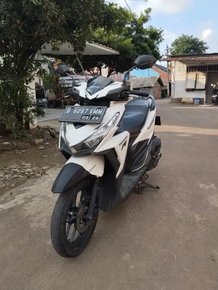Bissmillah dijual motor Honda Vario 150cc 2016