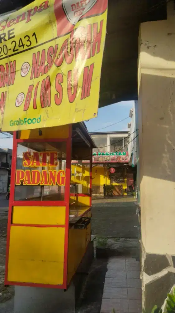 Dibutuhkan karyawan sate dan soto padang