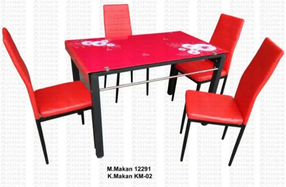 Meja makan 4 kursi