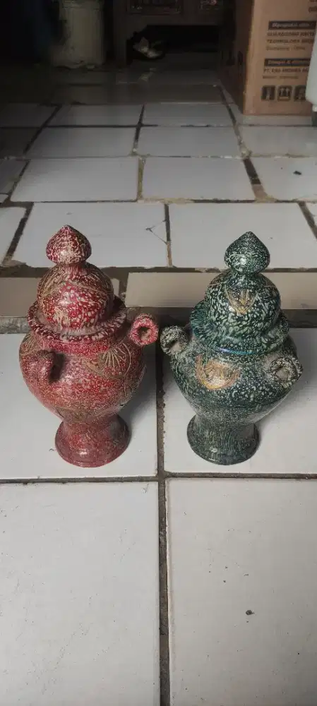 KENDI BARANG ANTIK GUCI HIAS/TEMPAT PAYUNG