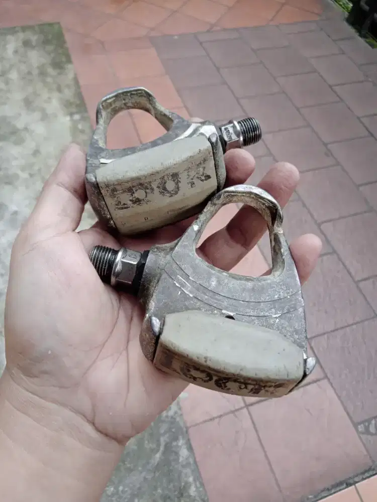 vintage look pedals clipless