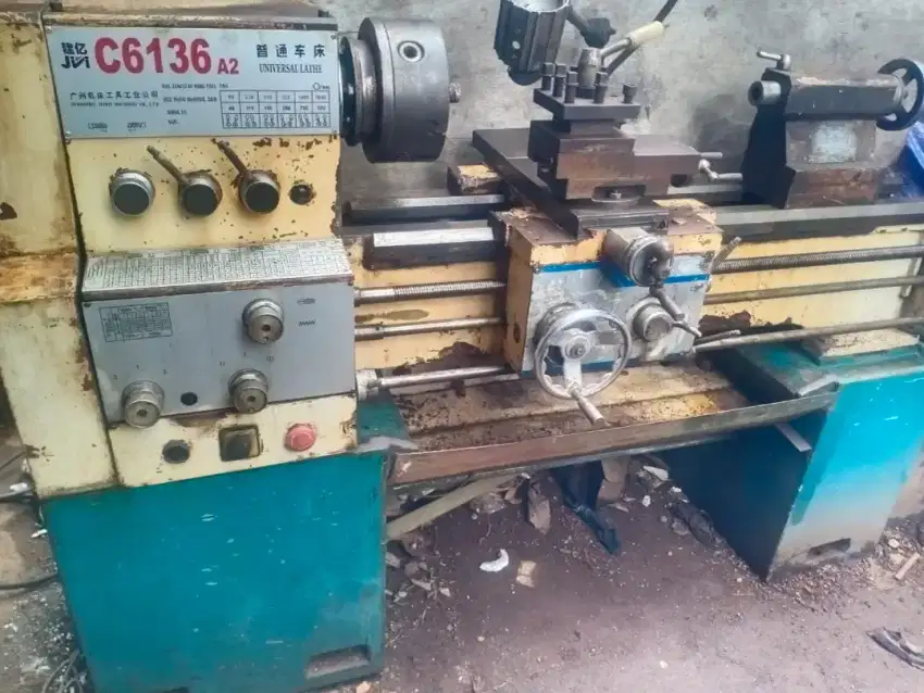 Mesin bubut c 6136