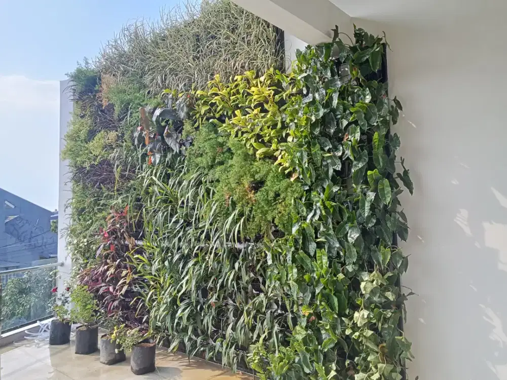 Vertical Garden Estetik & Sejuk – Cocok untuk Rumah & Kantor