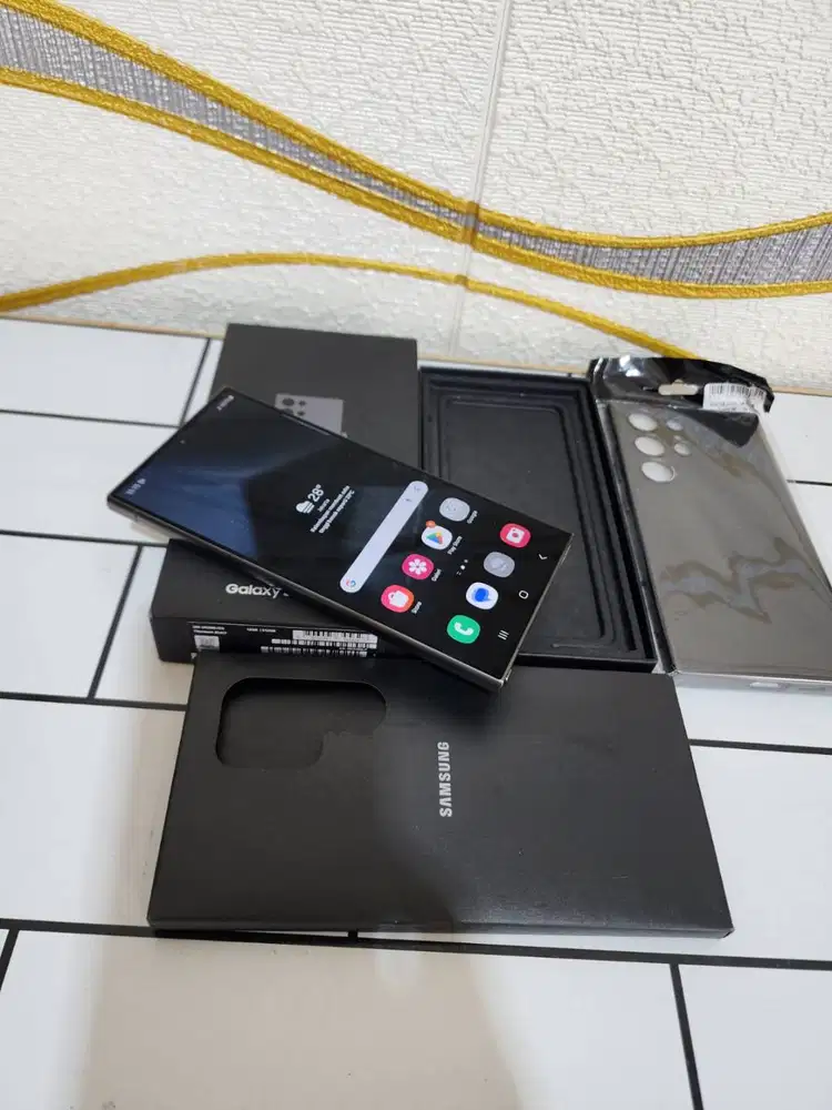 Mau jual Samsung S23 ultra 256  mulus ori lengkap Siap dibli