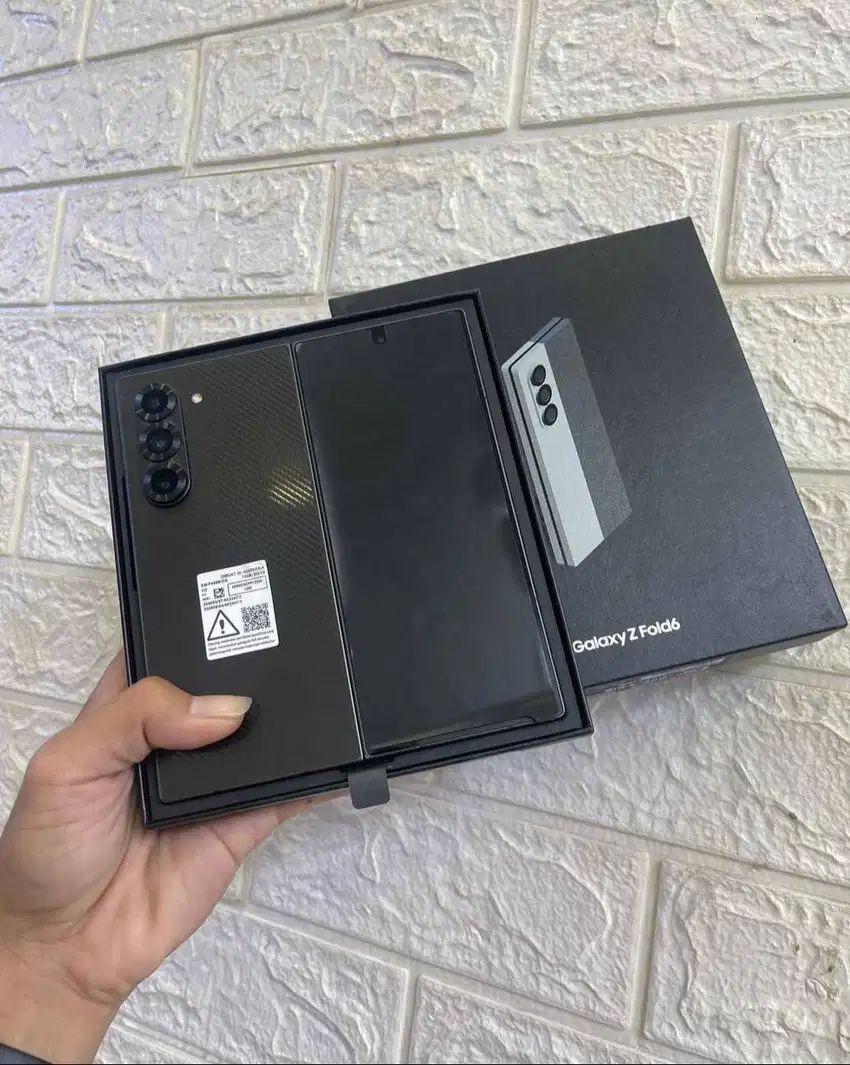 Samsung Z Fold 3 256gb lengkap mulus total dibli
