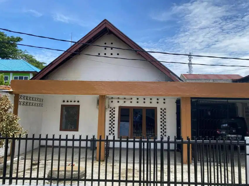 Disewakan Rumah Posisi Strategis, Dekat GOR H. AGUS SALIM Kota Padang
