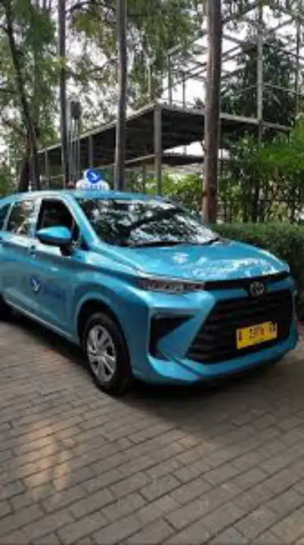 PENGEMUDI BLUEBIRD