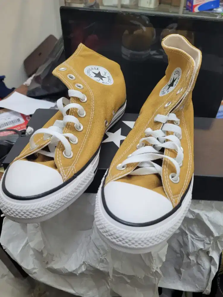 Sepatu converse CTAS