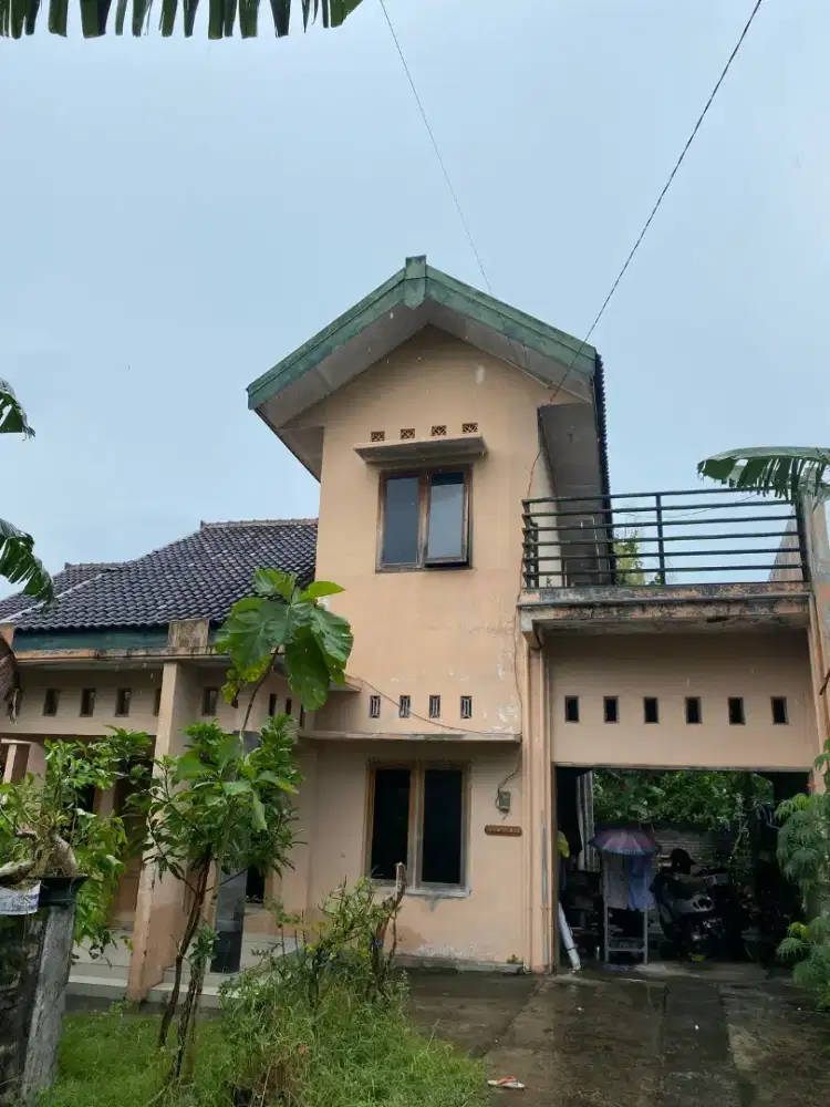 Dijual cepat (harga nego). Rumah asri dan nyaman di Kota Madiun