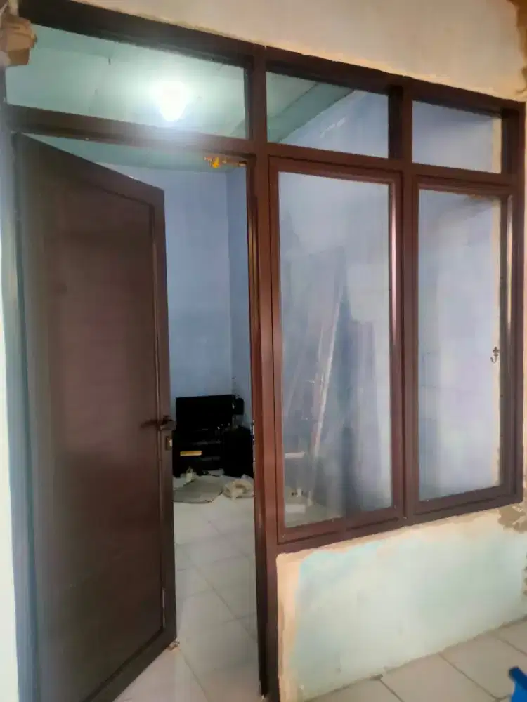 Kusen aluminium pintu spandrel