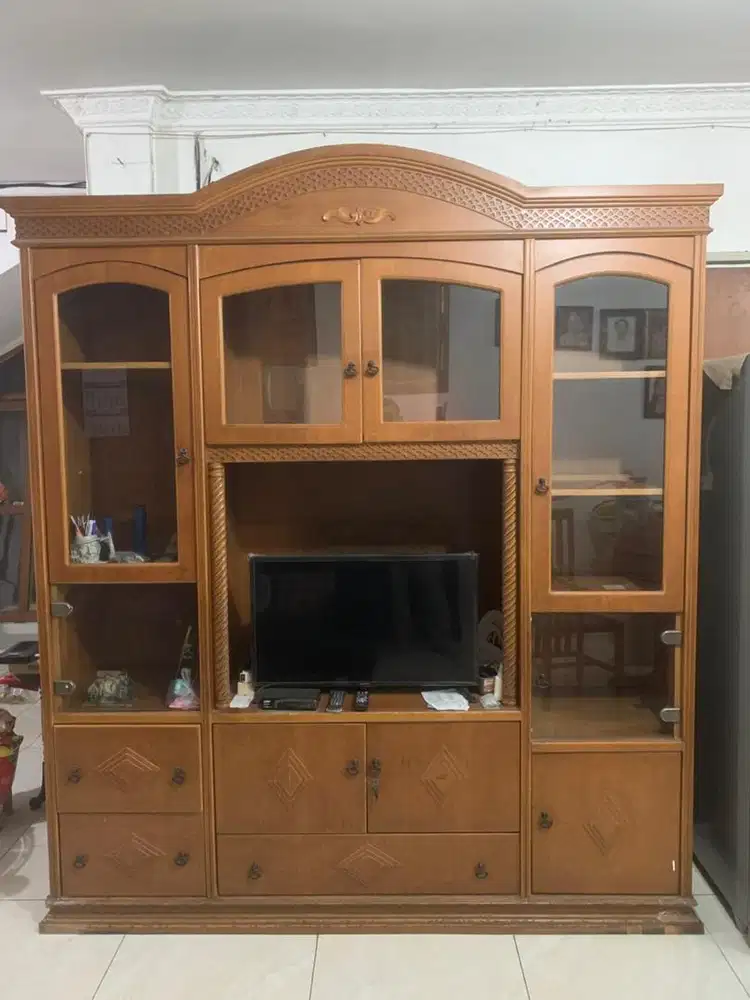 Lemari Kayu Pajangan