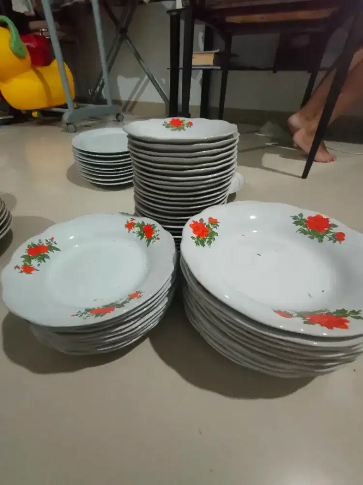 Piring jadul motif bunga