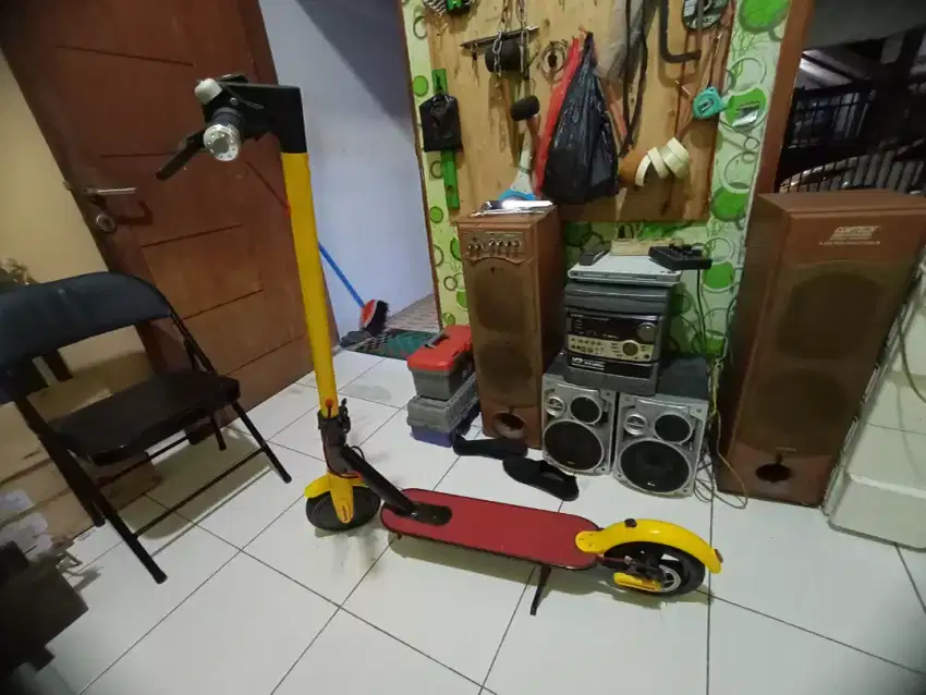 Skuter listrik lipat