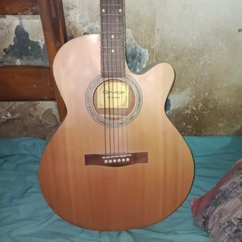 Gitar Device Sudah Top Solid Akustik Elektrik Fishman