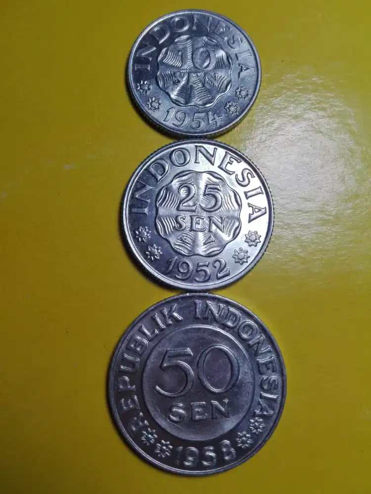 Uang Koin Kuno Indpnesia 10,25,50.