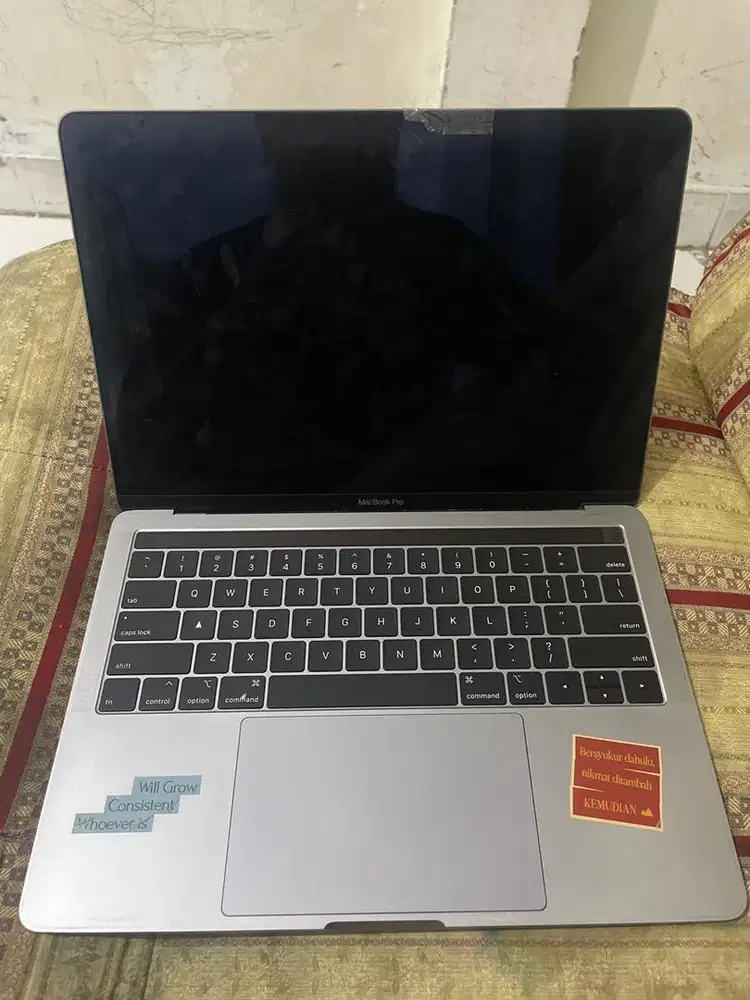 macbook pro retina touchbar