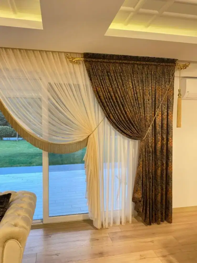 Pasang gordyn gorden murah vertikal roll blind jasa wallpaper dinding