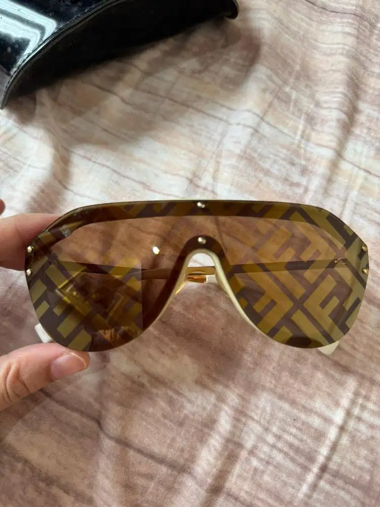Dijual kacamata Fendi