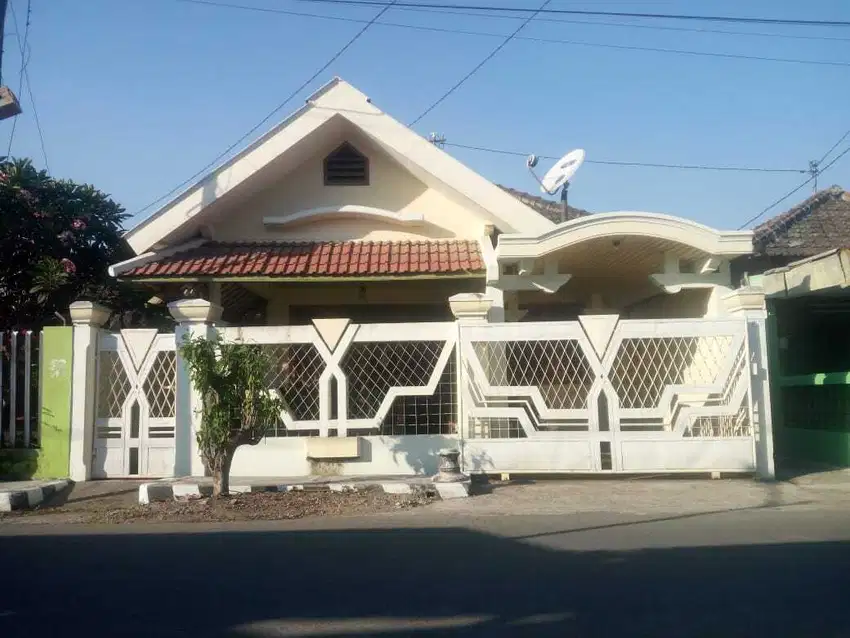 Dijual Rumah 420 M2 Tepi Aspal Betet Pesantren Kota Kediri Siap Huni