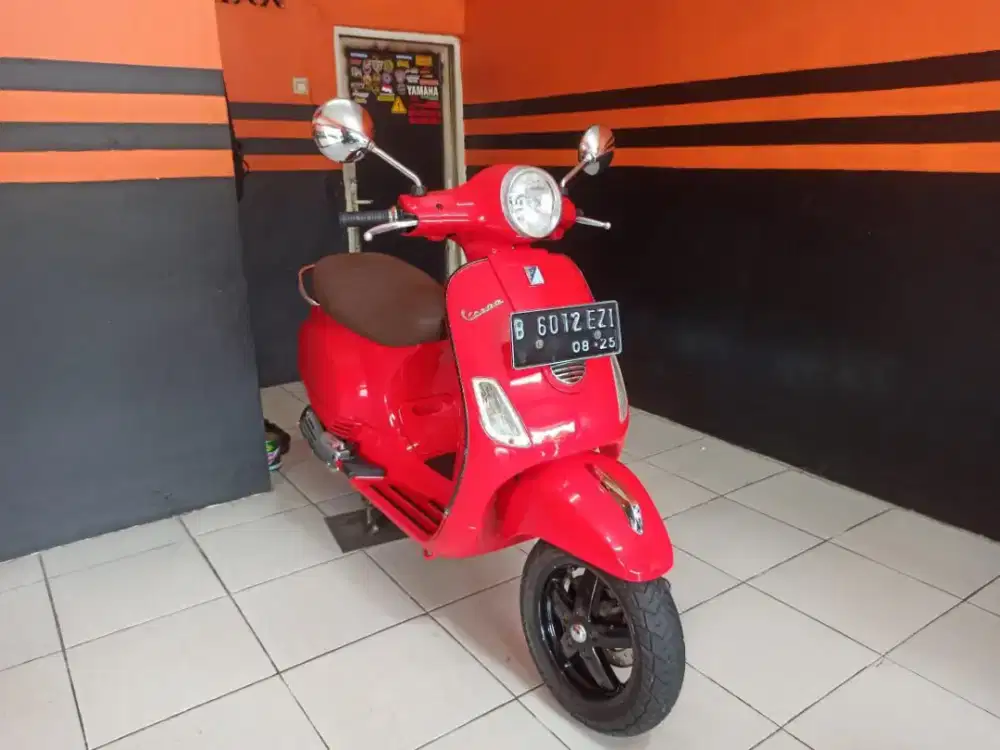 Vespa LX 150 taun 2012