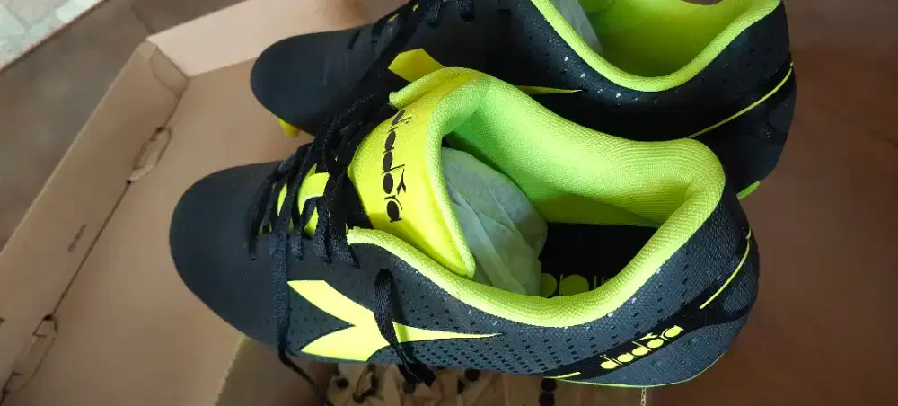 Sepatu Futsal Diadora