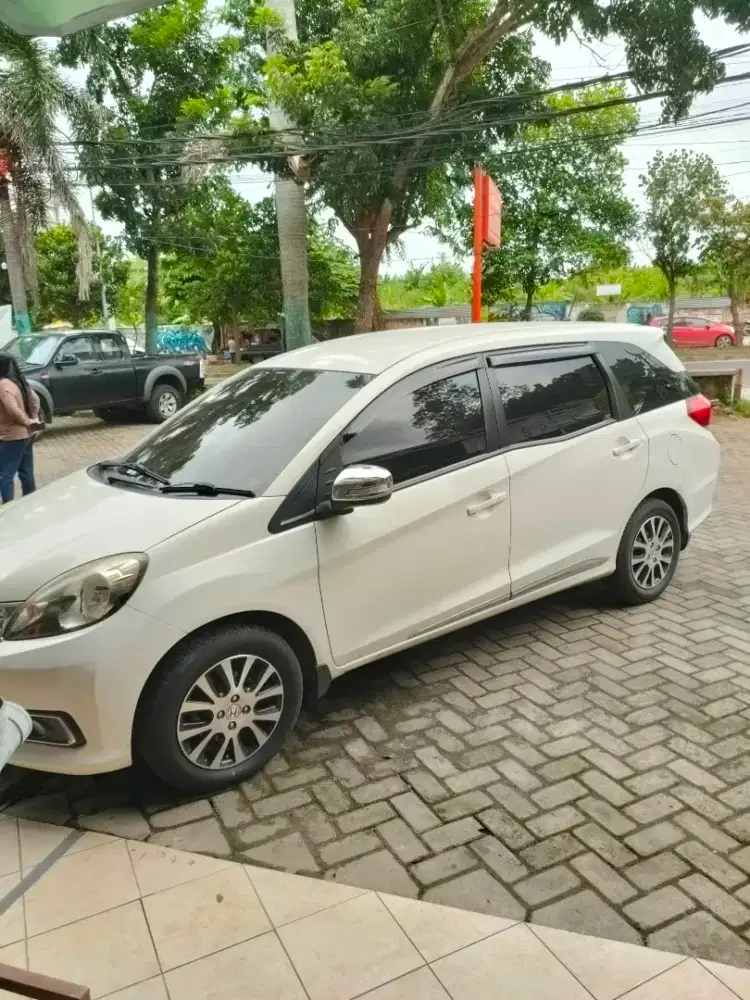 Dijual Mobilio 1.5 CVT limited edition 2015 150jt nego halus