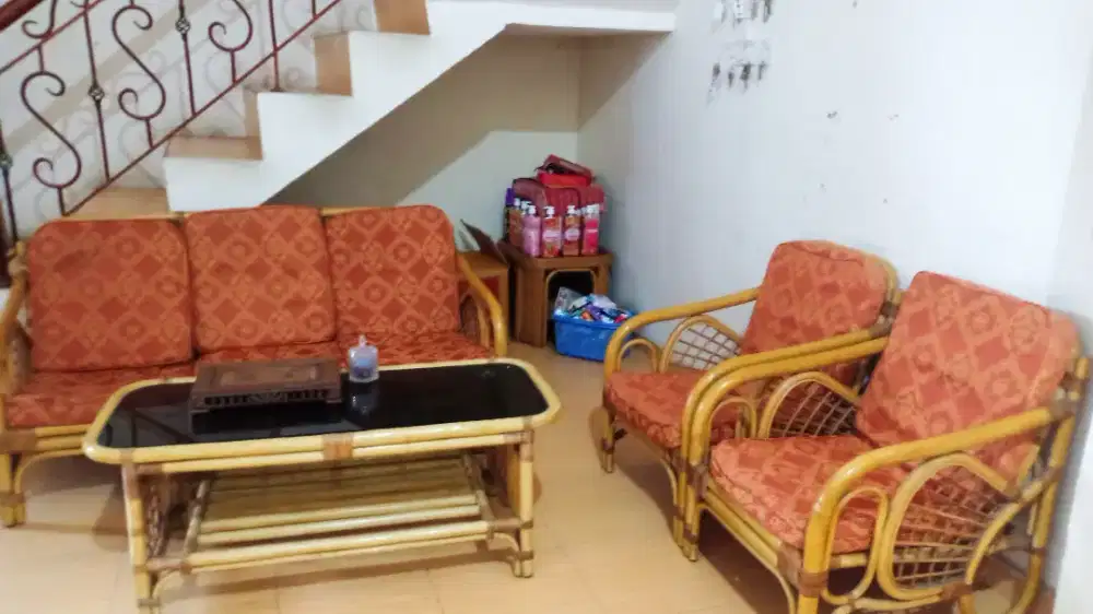 Satu set Kursi rotan premium ,rotannya padat berat dan kokoh