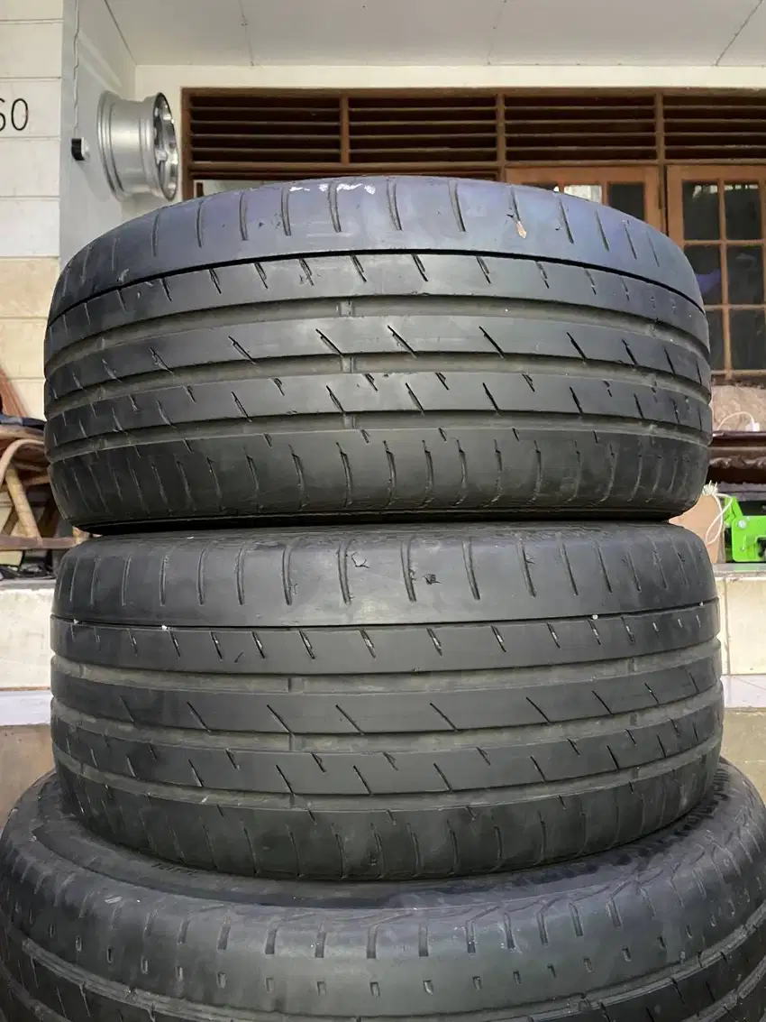 Ban Continental ContiSportCOntact 3E  RFT/Runflat  245 45 r18 2pcs