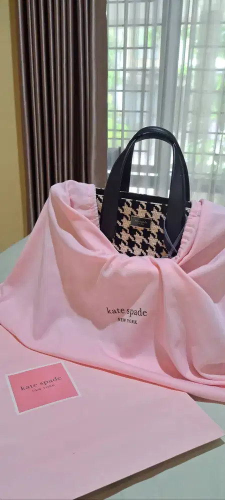 KATE SPADE (Manhattan Houndstooth Small Tote)