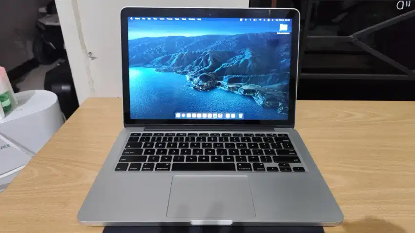 Macbook Pro 2013 8/256 i5 VGA Intel Irish