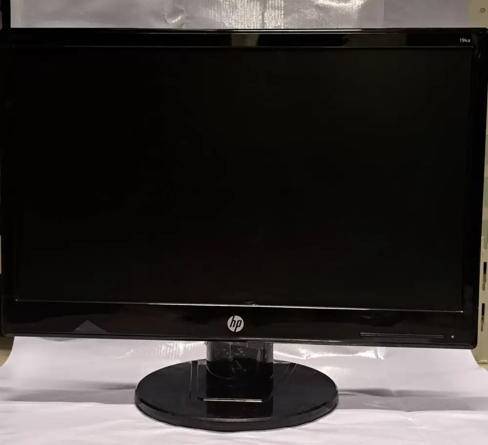 Monitor HP 19KA Minus layar