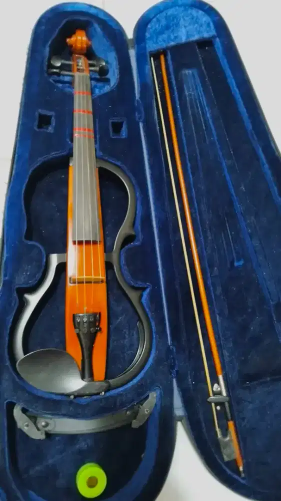 Di jual Biola elektrik Merk caraya lengkap dengan softcasenya