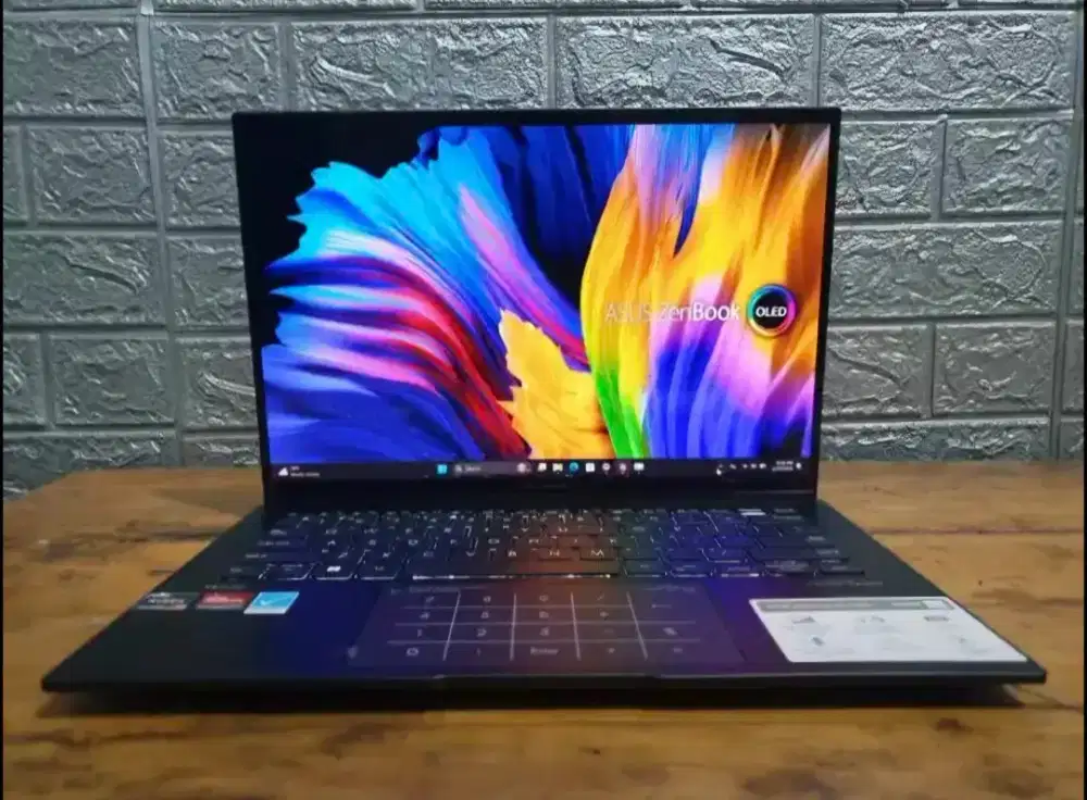JUAL LAPTOP ASUS ZENBOOK 14 OLED UM3402YA RYZEN 5-5625U AMD RADEON
8GB
