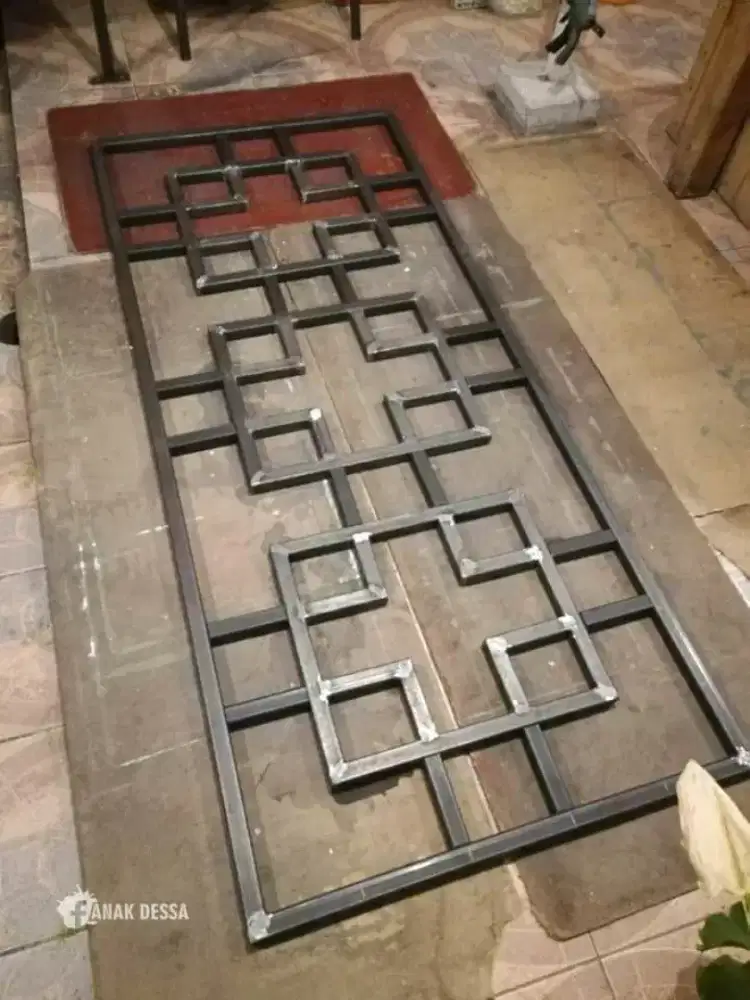 tralis pintu pengaman