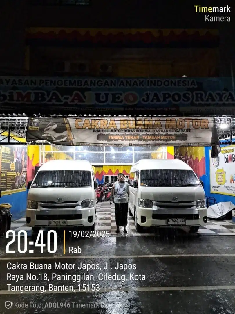 Sewa Hiace Comuter