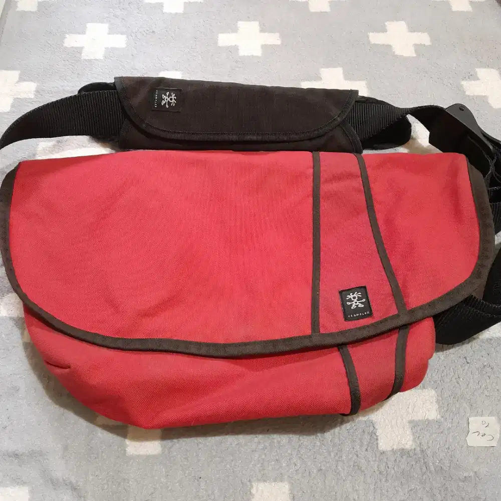 Crumpler the western lawn Red