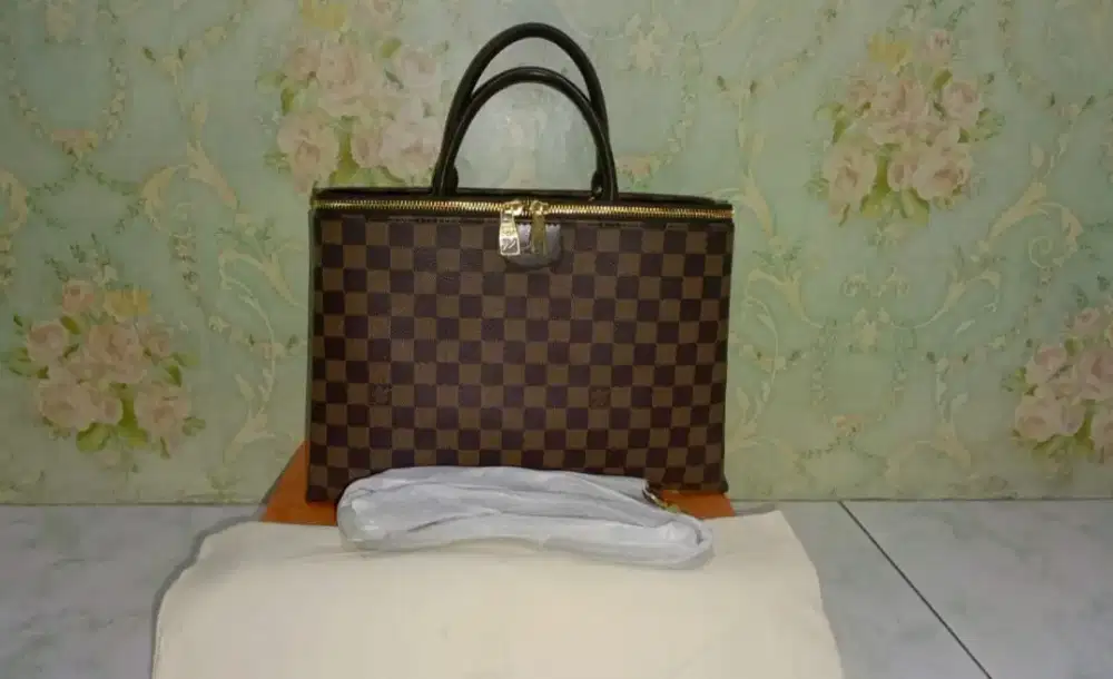 DIJUAL TAS FASHION WANITA , BARU 1 X PAKAI ,MULUSSS.