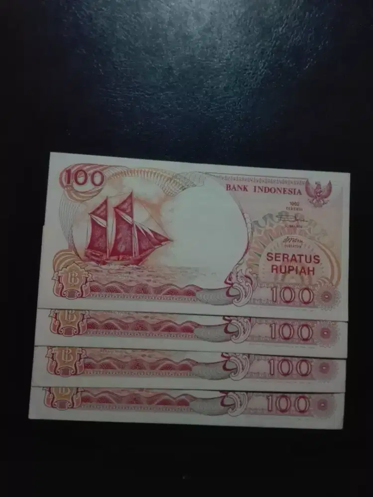 Uang Kertas Kuno Perahu Pinisi 100.