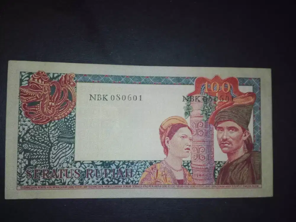 Uang Kertas Kuno 100 Soekarno 1960.