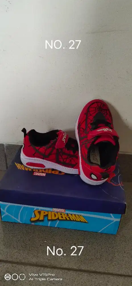 Sepatu second kondisi 90%