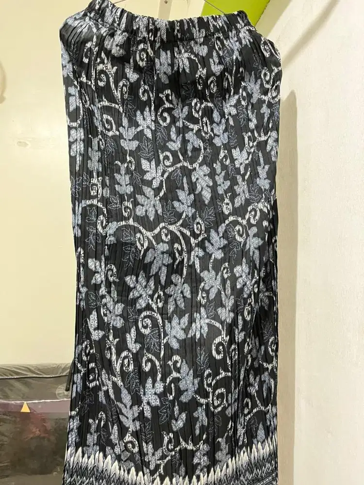 Rok Kebaya Hitam