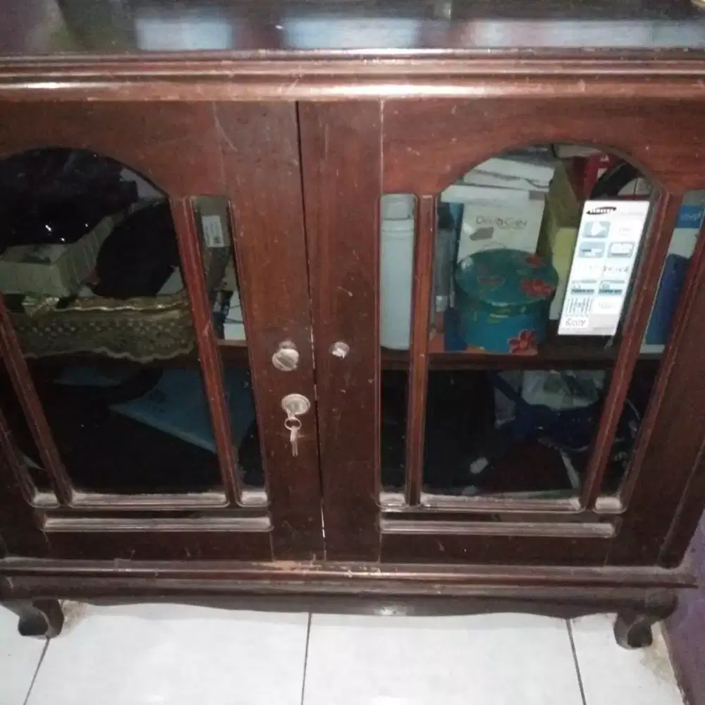 Lemari Jati Serba Guna