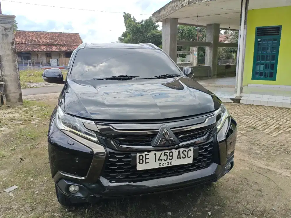 Pajero sport dakar 4x2 sunroof 2018 low km