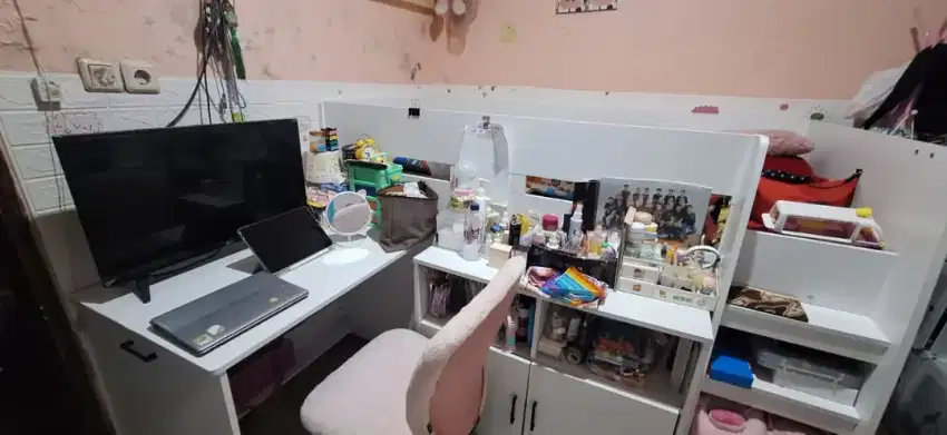 Tempat tidur anak multi meja belajar dan lemari informa