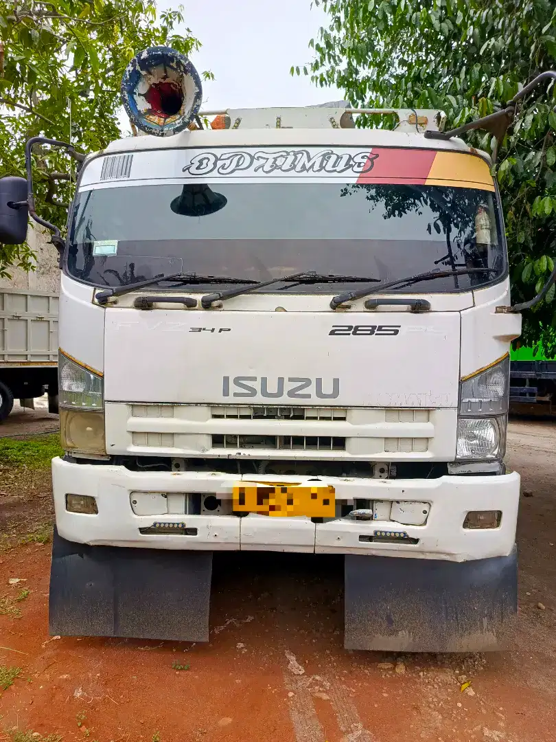 Isuzu Giga FVZ Tronton