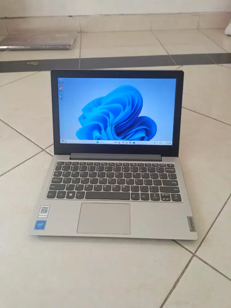 Laptop Slim Lenovo Ideapad 1 11IGL05