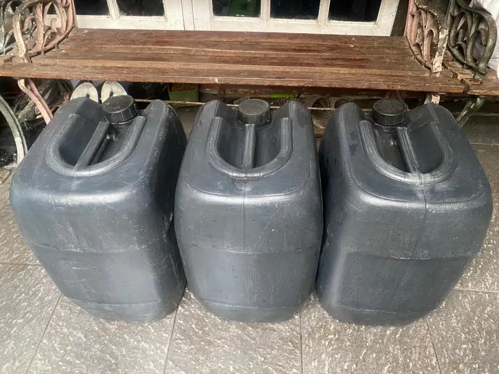 Dirigen minyak dijual ke 3 nya