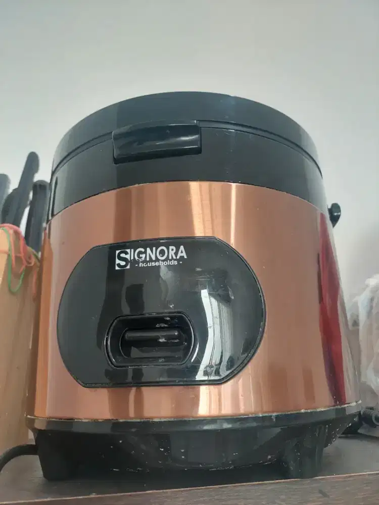 Dijual Rice cooker signora