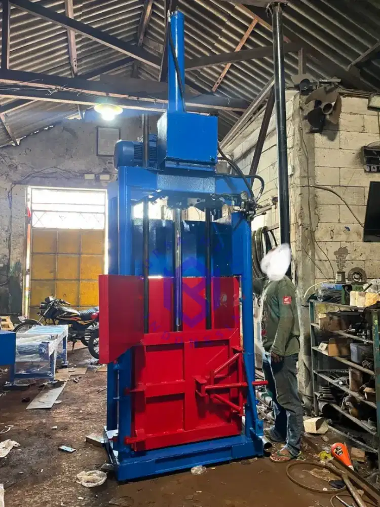 Dijual Mesin Press Hidrolis Kertas, Botol plastik, Kardus, Kaleng